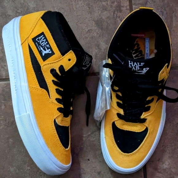 Vans Other - Vans Skate Half Cab Men Bruce Lee Popcush Yellow Be Like Water Yellow 0124 Rare